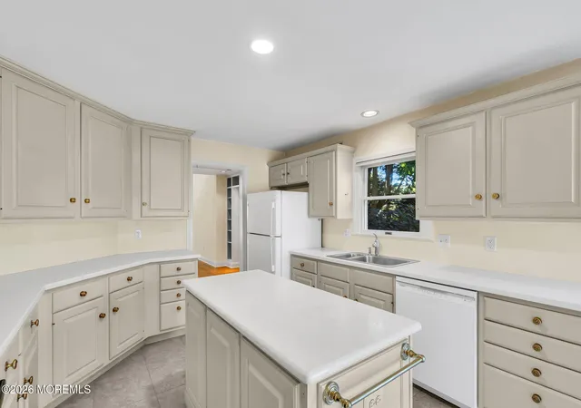 Homes for sale in Little Silver, NJ | 9 Country Ln #11, Little Silver, NJ 07739 | MLS# 22619293