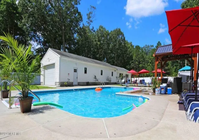 3rd image of 109 Cates Rd, Egg Harbor Twp, NJ 08234 | MLS# 22621061