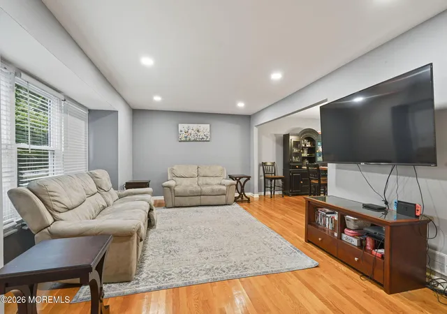 5th image of 40 Eaglenest Rd, Freehold, NJ 07728 | MLS# 22618682