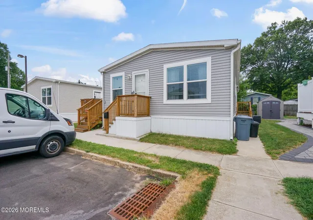 Homes for sale in Hazlet, NJ | 2 Justin Ct, Hazlet, NJ 07730 | MLS# 22618839