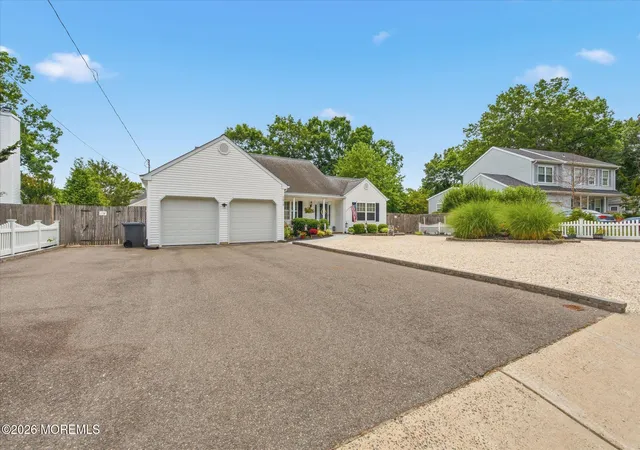 Homes for sale in Manahawkin, NJ | 1013 Buccaneer Ln, Manahawkin, NJ 08050 | MLS# 22618743