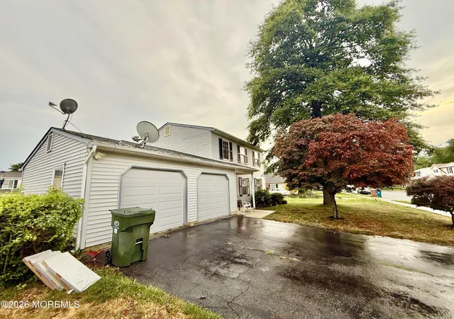 Homes for sale in Howell, NJ | 9 Starlight Rd, Howell, NJ 07731 | MLS# 22618777