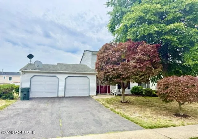 Homes for sale in Howell, NJ | 9 Starlight Rd, Howell, NJ 07731 | MLS# 22618777