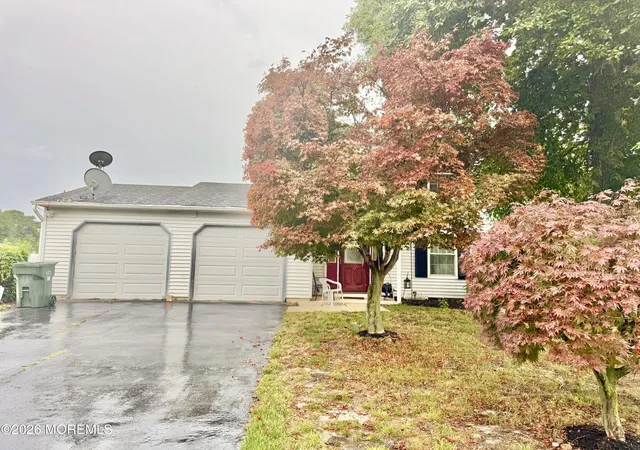 Homes for sale in Howell, NJ | 9 Starlight Rd, Howell, NJ 07731 | MLS# 22618777