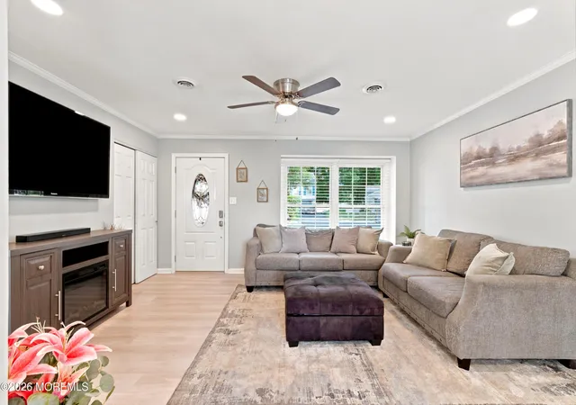 Homes for sale in Barnegat, NJ | 28 Aspen Cir, Barnegat, NJ 08005 | MLS# 22618791