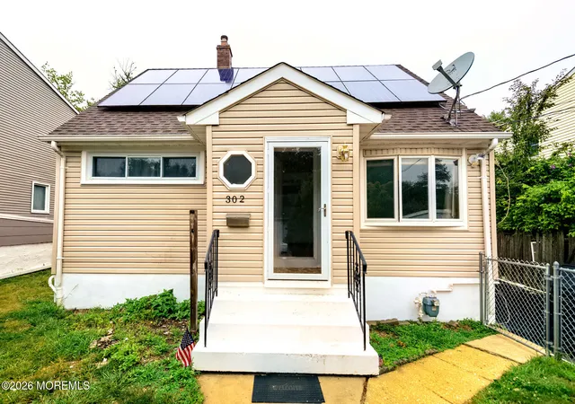 Homes for sale in Keyport, NJ | 302 Edgeview Rd, Keyport, NJ 07735 | MLS# 22620434