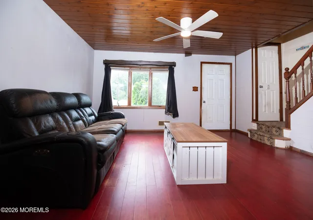 Homes for sale in Keyport, NJ | 302 Edgeview Rd, Keyport, NJ 07735 | MLS# 22620434