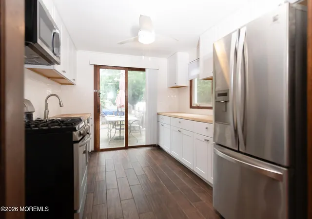 Homes for sale in Keyport, NJ | 302 Edgeview Rd, Keyport, NJ 07735 | MLS# 22620434
