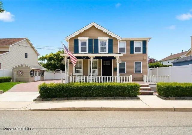 Homes for sale in Matawan, NJ | 16 Clinton St, Matawan, NJ 07747 | MLS# 22619125