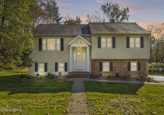 1st image of 2 Sweet Briar Ln, Holmdel, NJ 07733 | MLS# 22619157