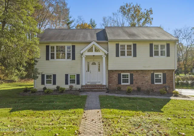 2nd image of 2 Sweet Briar Ln, Holmdel, NJ 07733 | MLS# 22619157