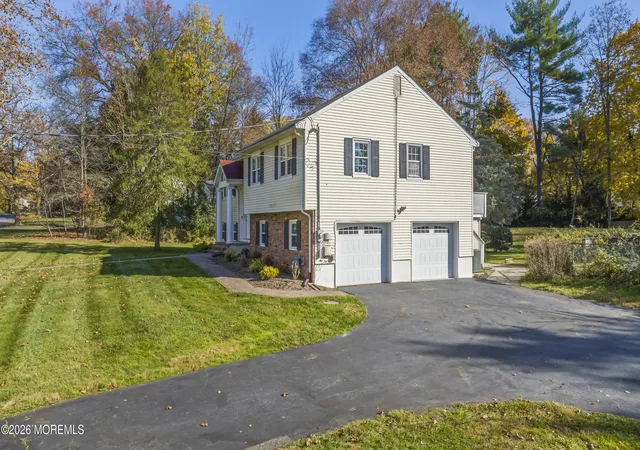 4th image of 2 Sweet Briar Ln, Holmdel, NJ 07733 | MLS# 22619157