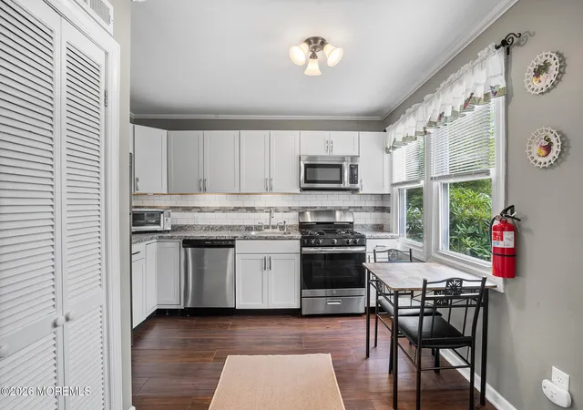 3rd image of 124 Belshaw Ave, Shrewsbury Twp, NJ 07724 | MLS# 22619063