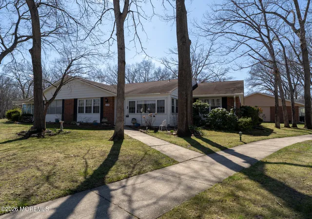 2nd image of 172b Sterling Ct, Lakewood, NJ 08701 | MLS# 22618899