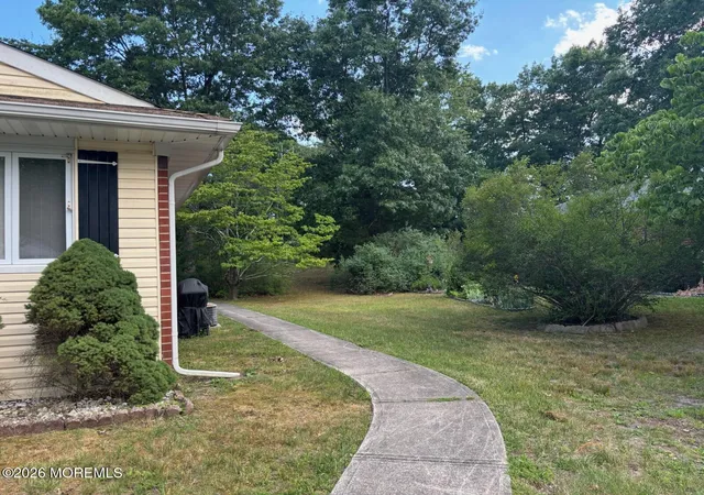 3rd image of 9 Wintergreen Ln #B, Whiting, NJ 08759 | MLS# 22618925