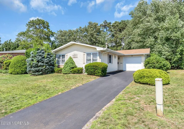 Homes for sale in Brick, NJ | 30 Phillips Rd, Brick, NJ 08724 | MLS# 22619077