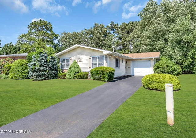 Homes for sale in Brick, NJ | 30 Phillips Rd, Brick, NJ 08724 | MLS# 22619077