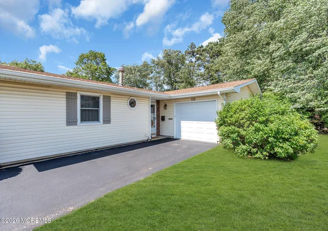 Homes for sale in Brick, NJ | 30 Phillips Rd, Brick, NJ 08724 | MLS# 22619077