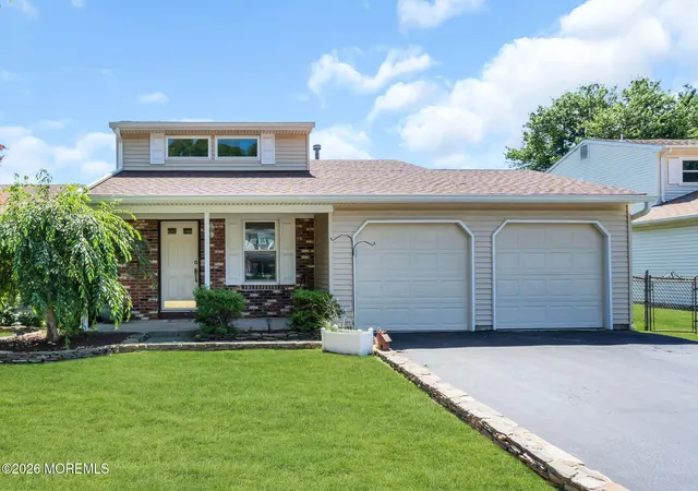 Homes for sale in Howell, NJ | 47 Peachstone Rd, Howell, NJ 07731 | MLS# 22619305