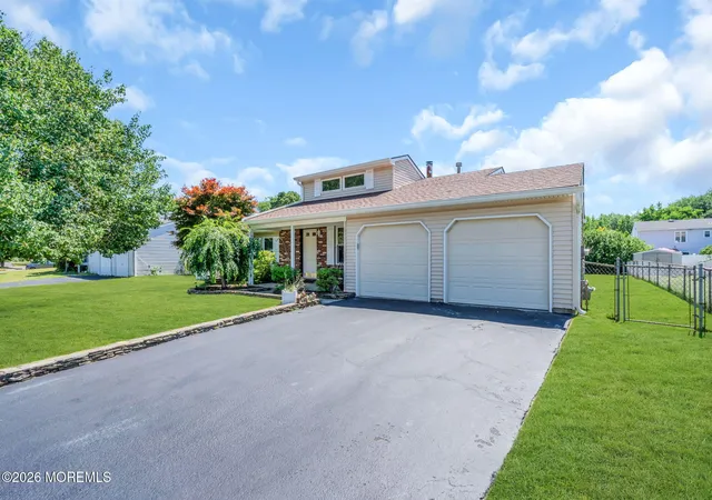 Homes for sale in Howell, NJ | 47 Peachstone Rd, Howell, NJ 07731 | MLS# 22619305