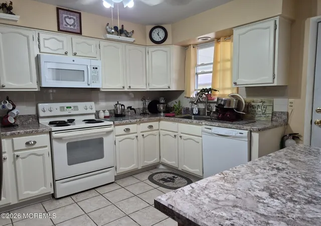 4th image of 2 Holyoke Ct #62, Whiting, NJ 08759 | MLS# 22619036