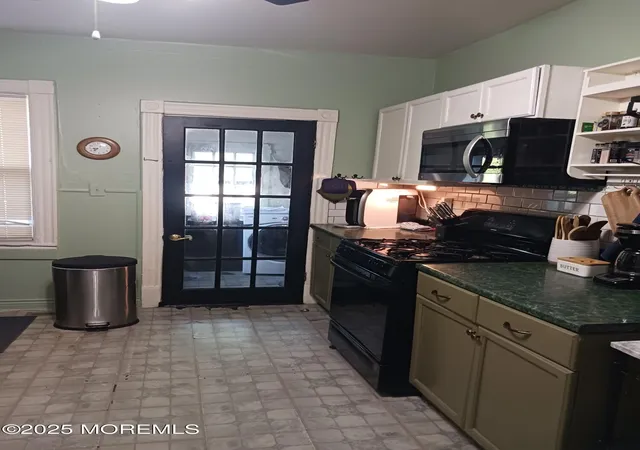 Homes for sale in Matawan, NJ | 320 Main St, Matawan, NJ 07747 | MLS# 22619023