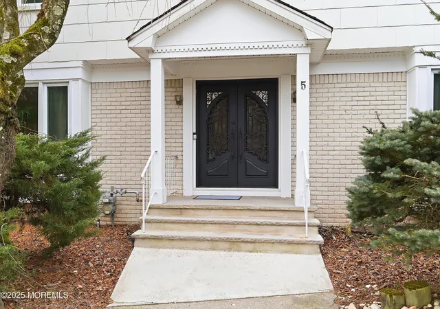 Photo 4 of Sale Pending at 5 Washington Ave, Morganville, NJ 07751 | MLS# 22619312 | Listing updated on 2026-10-01