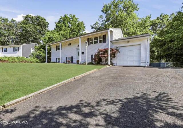 Photo 3 of Single family home for sale at 26 Newport Dr, Howell, NJ 07731 | MLS# 22619206 | Listing updated on 2026-07-13