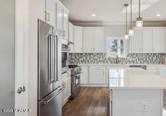 Photo 4 of Single family home for sale at 23 Bayview Dr, Brick, NJ 08723 | MLS# 22619570 | Listing updated on 2026-08-27