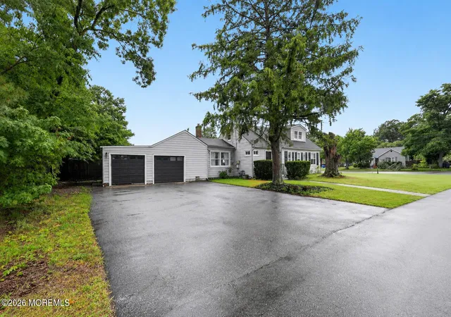 Photo 2 of Single family home for sale at 101 Fischer Blvd, Toms River, NJ 08753 | MLS# 22619335 | Listing updated on 2026-08-17