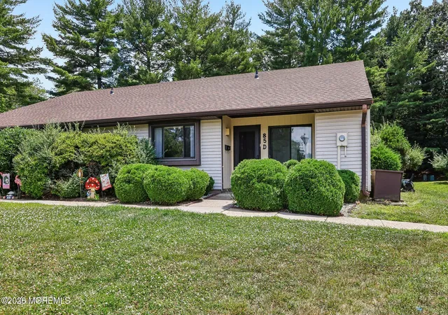 Homes for sale in Manalapan, NJ | 85 Amberly Dr #D, Manalapan, NJ 07726 | MLS# 22619459