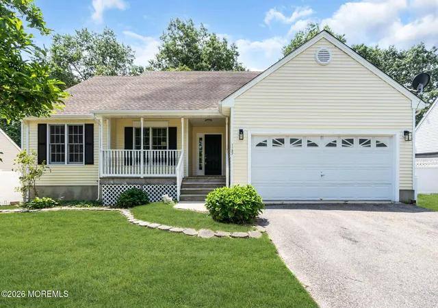 Homes for sale in Manahawkin, NJ | 1137 Hawser Ave, Manahawkin, NJ 08050 | MLS# 22619517