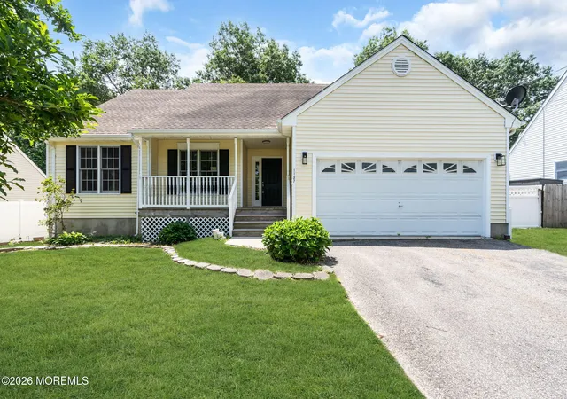 Homes for sale in Manahawkin, NJ | 1137 Hawser Ave, Manahawkin, NJ 08050 | MLS# 22619517