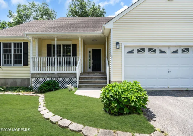 Homes for sale in Manahawkin, NJ | 1137 Hawser Ave, Manahawkin, NJ 08050 | MLS# 22619517