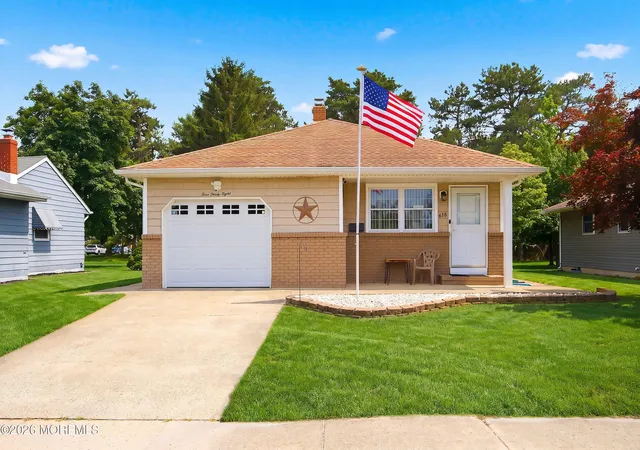 Photo 3 of Single family home for sale at 438 Jamaica Blvd, Toms River, NJ 08757 | MLS# 22619624 | Listing updated on 2026-09-14