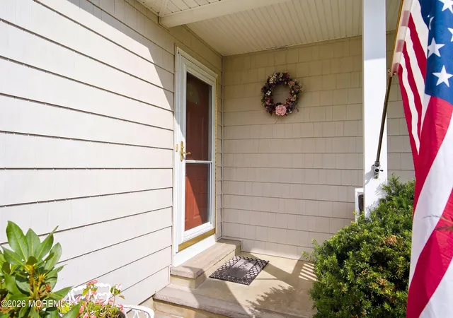 Photo 3 of Single family home for sale at 39 Mcfadden Dr, Monroe Township, NJ 08831 | MLS# 22621227 | Listing updated on 2026-09-09