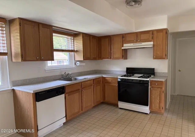 Photo 4 of Single family home for sale at 18 Netty St, Howell, NJ 07731 | MLS# 22619571 | Listing updated on 2026-09-03