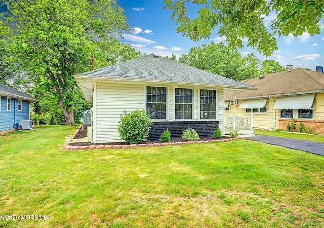 Photo 3 of Single family home for sale at 1912 Mount Juliano Ln, Toms River, NJ 08753 | MLS# 22619551 | Listing updated on 2026-09-07