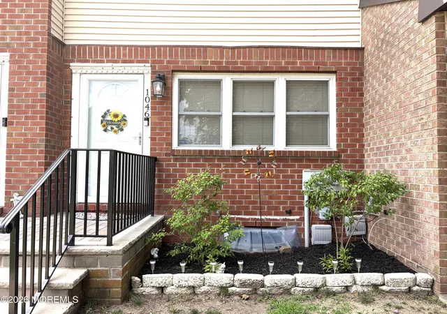 Homes for sale in Brick, NJ | 1046 Tammy Ct, Brick, NJ 08724 | MLS# 22619669