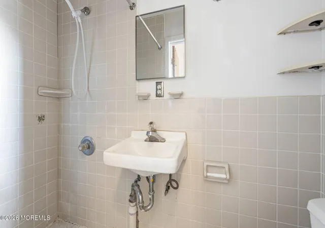 Photo 4 of Single family home for sale at 703 Merrywood Dr, Edison, NJ 08817 | MLS# 22619672 | Listing updated on 2026-08-30