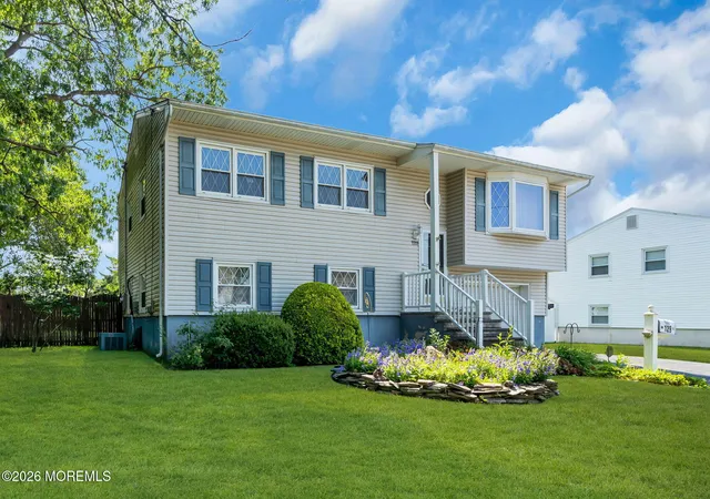 Homes for sale in Brick, NJ | 129 Poplar Wy, Brick, NJ 08724 | MLS# 22620276