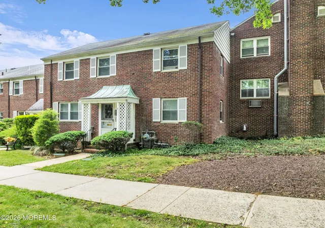 Homes for sale in Red Bank, NJ | 85 Manor Dr, Red Bank, NJ 07701 | MLS# 22619816
