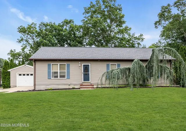 1st image of 812 Beacon St, Toms River, NJ 08757 | MLS# 22620008