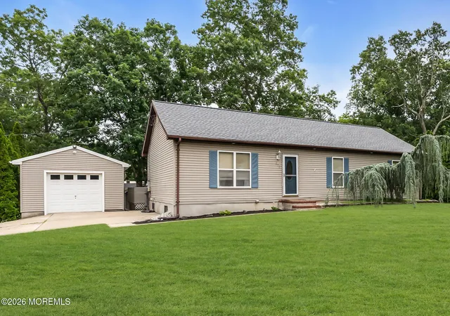 2nd image of 812 Beacon St, Toms River, NJ 08757 | MLS# 22620008