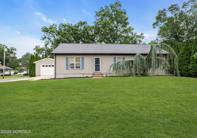 3rd image of 812 Beacon St, Toms River, NJ 08757 | MLS# 22620008