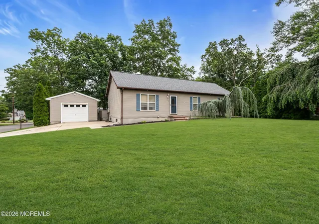 4th image of 812 Beacon St, Toms River, NJ 08757 | MLS# 22620008