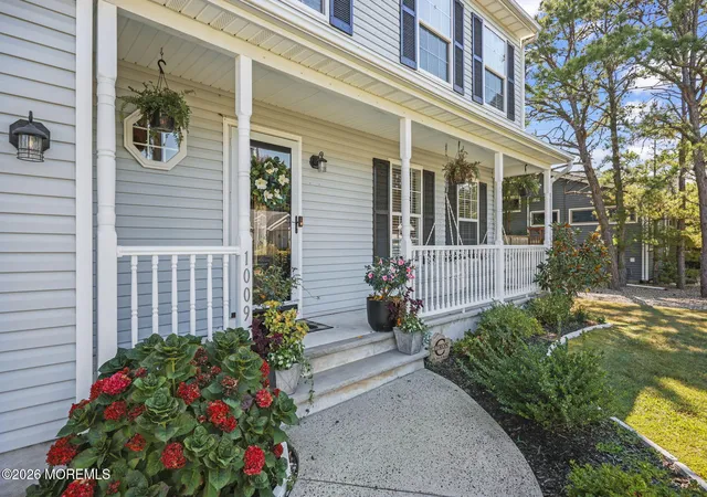 Homes for sale in Manahawkin, NJ | 1009 Beach Ln, Manahawkin, NJ 08050 | MLS# 22619684