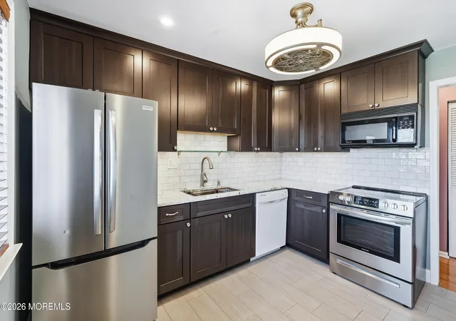 3rd image of 51 Valentine St, Monmouth Beach, NJ 07750