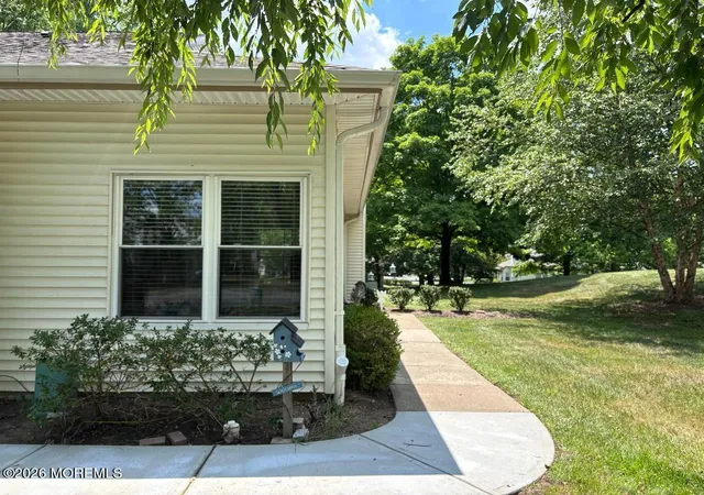 Homes for sale in Englishtown, NJ | 218 Ravenswood Rd, Englishtown, NJ 07726 | MLS# 22619691