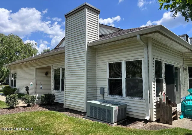 Homes for sale in Englishtown, NJ | 218 Ravenswood Rd, Englishtown, NJ 07726 | MLS# 22619691